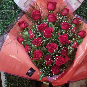 Ramo 24 rosas rojas